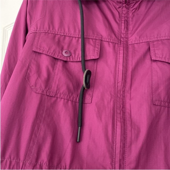Mountain Hardware Women’s Jacket Raincoat Hooded size XS - Picture 3 of 14